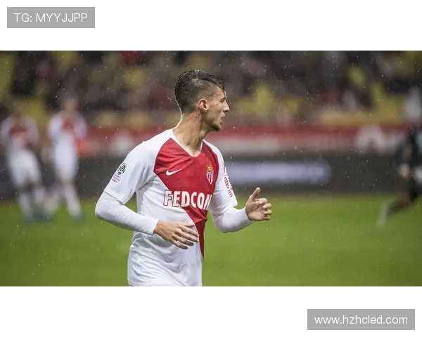 热那亚足球俱乐部新赛季备战全面展开 球员伤情与转会动态引关注 热那亚足球俱乐部新赛季备战全面展开 球员伤情与转会动态引关注