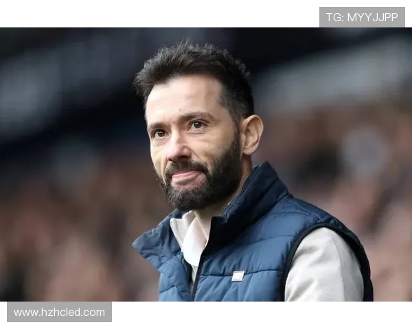 瓦伦西亚俱乐部迎来新主帅 期待带领球队重回巅峰状态 瓦伦西亚俱乐部迎来新主帅 期待带领球队重回巅峰状态