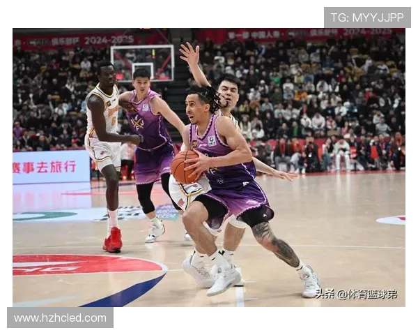 国王队迎来新赛季重要调整 球员阵容与战术布局展现新面貌 国王队迎来新赛季重要调整 球员阵容与战术布局展现新面貌