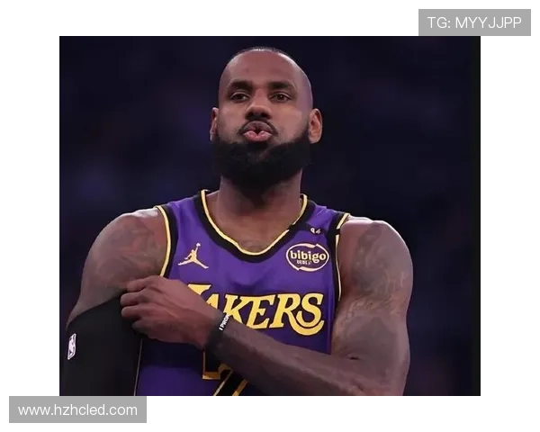 NBA最新动态：詹姆斯赛季前瞻、东部豪强迎来大变动、各队训练营焦点汇总