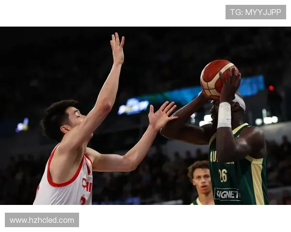 中国男篮逆袭击败澳大利亚 进军巴黎奥运会决赛圈