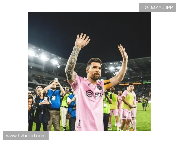 梅西重返巴萨引发热议 球迷期待神奇归来助力球队复兴 梅西重返巴萨引发热议 球迷期待神奇归来助力球队复兴