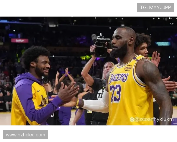 詹姆斯领衔湖人迎关键赛季联盟格局或再洗牌引热议焦点走向分析